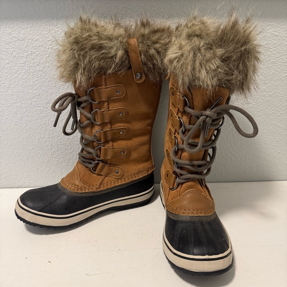 Women's Tan and Black Fur-Lined Boots